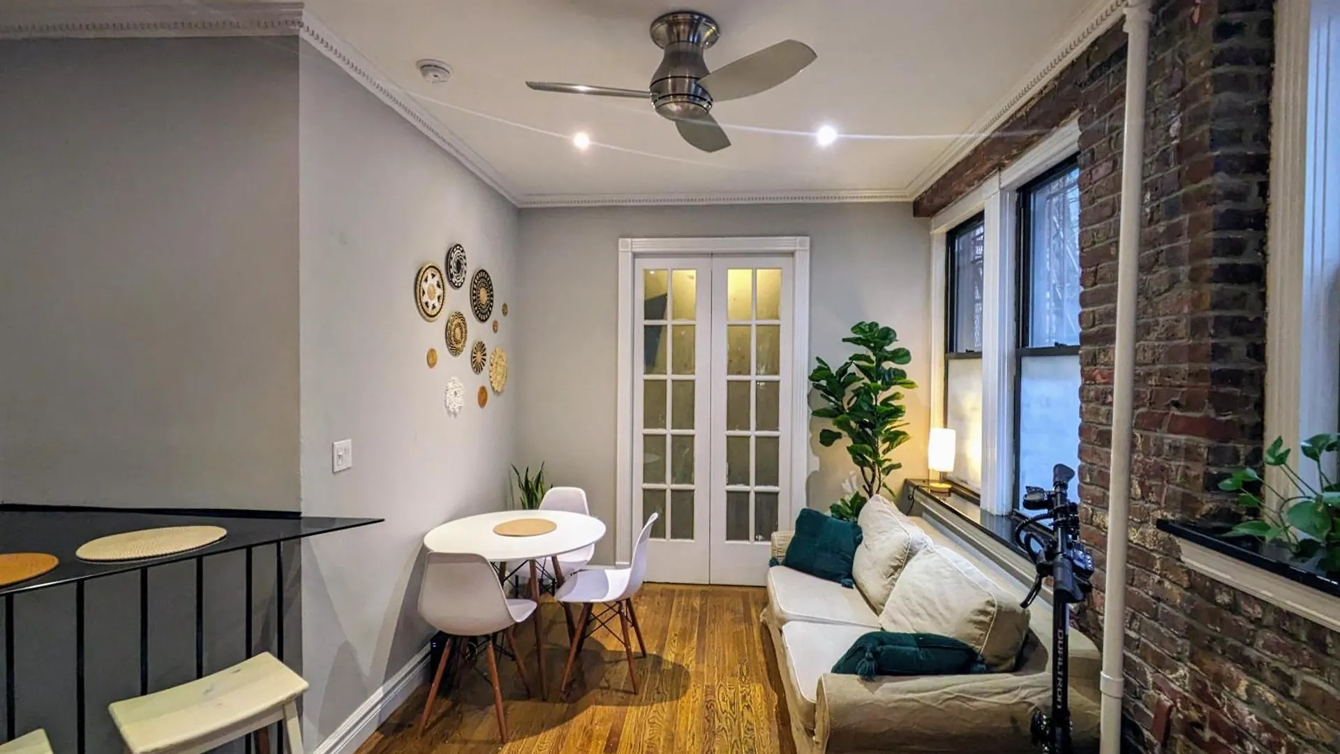 Lovely Room At 3 Bedroom Apt At The Heart Of East Village New York ABD
