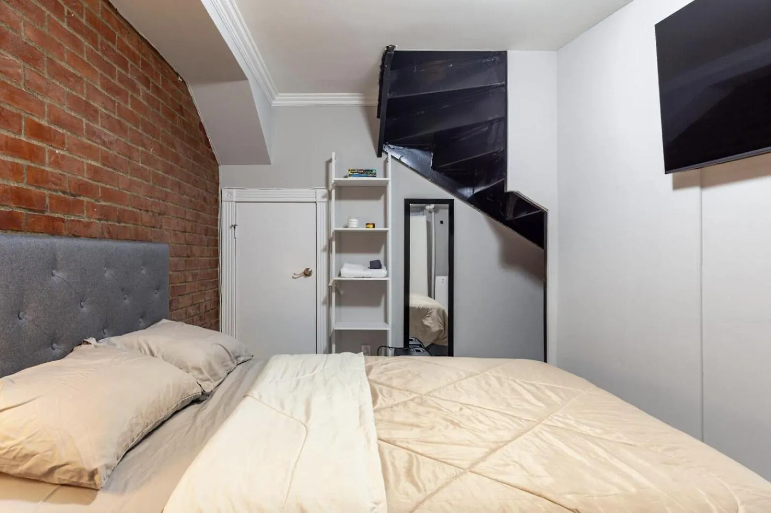 Konukevi Lovely Room At 3 Bedroom Apt At The Heart Of East Village New York
