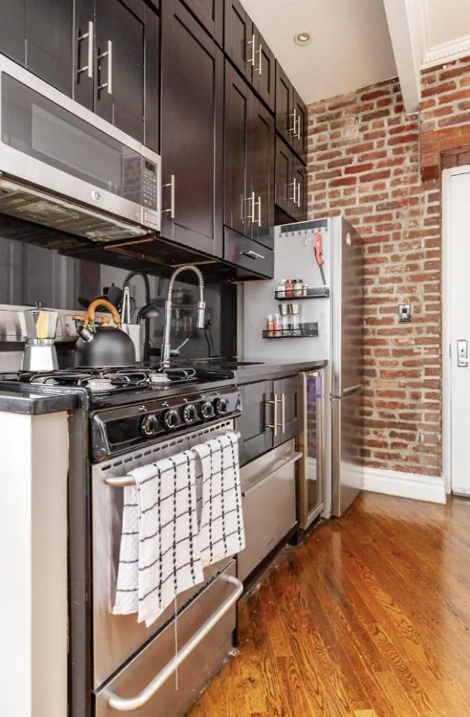 Lovely Room At 3 Bedroom Apt At The Heart Of East Village New York Konukevi